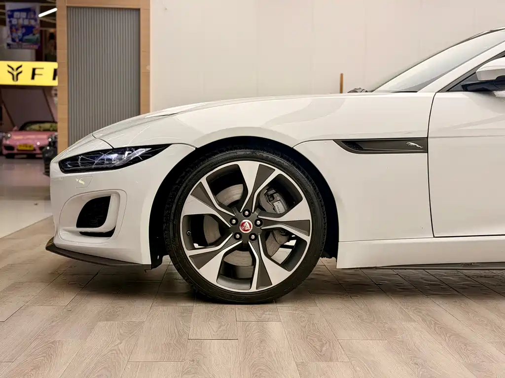 Jaguar F-TYPE 2022 — фото 6