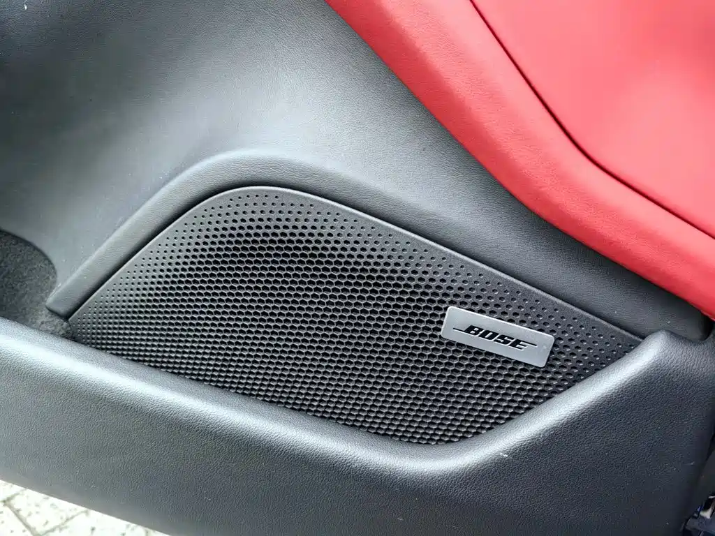 Porsche Taycan 2021 — фото 25