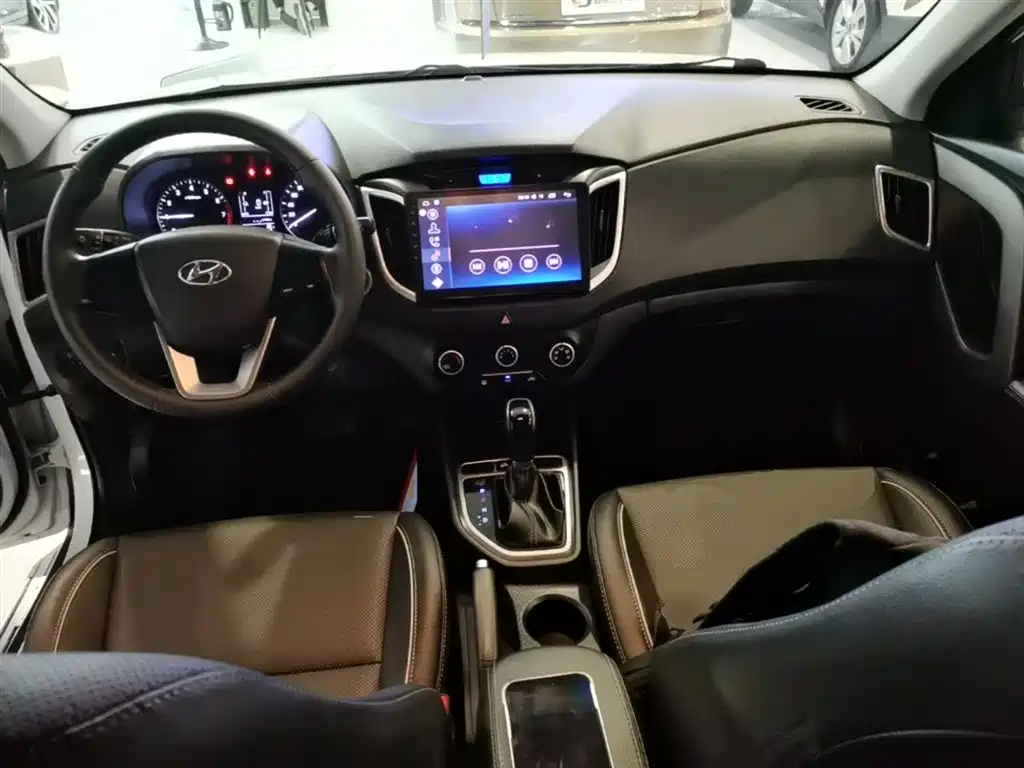 Hyundai ix25 2017 — фото 10