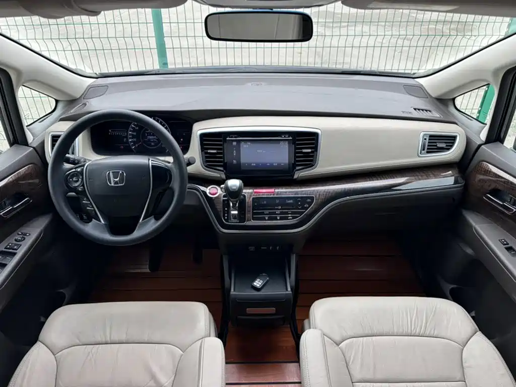 Honda Odyssey 2017 — фото 14