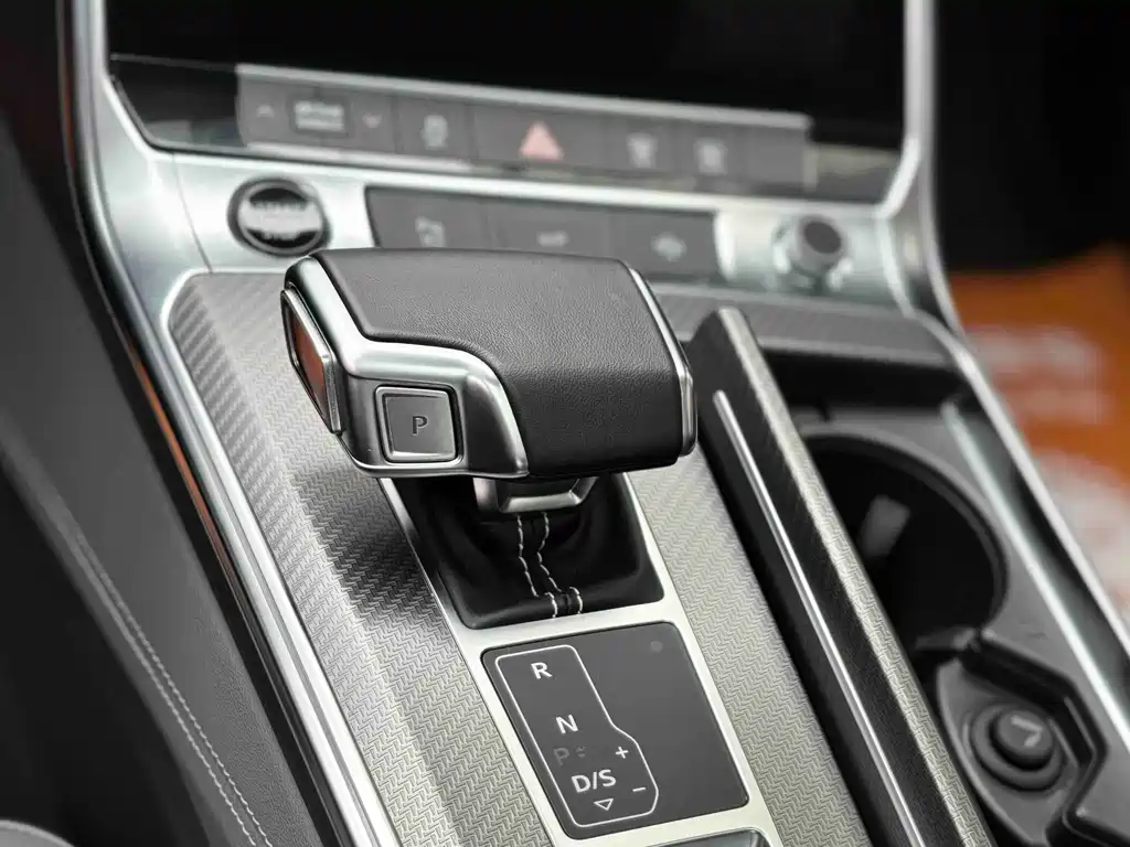 Audi A7L 2025 — фото 9