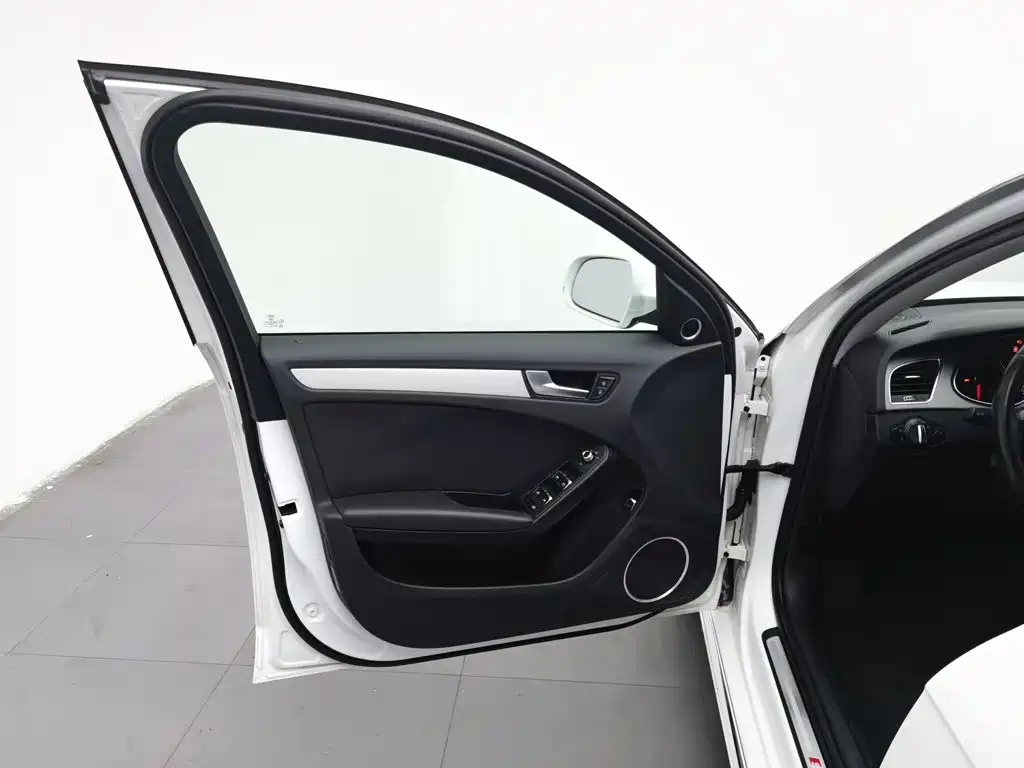 Audi A4L 2015 — фото 8