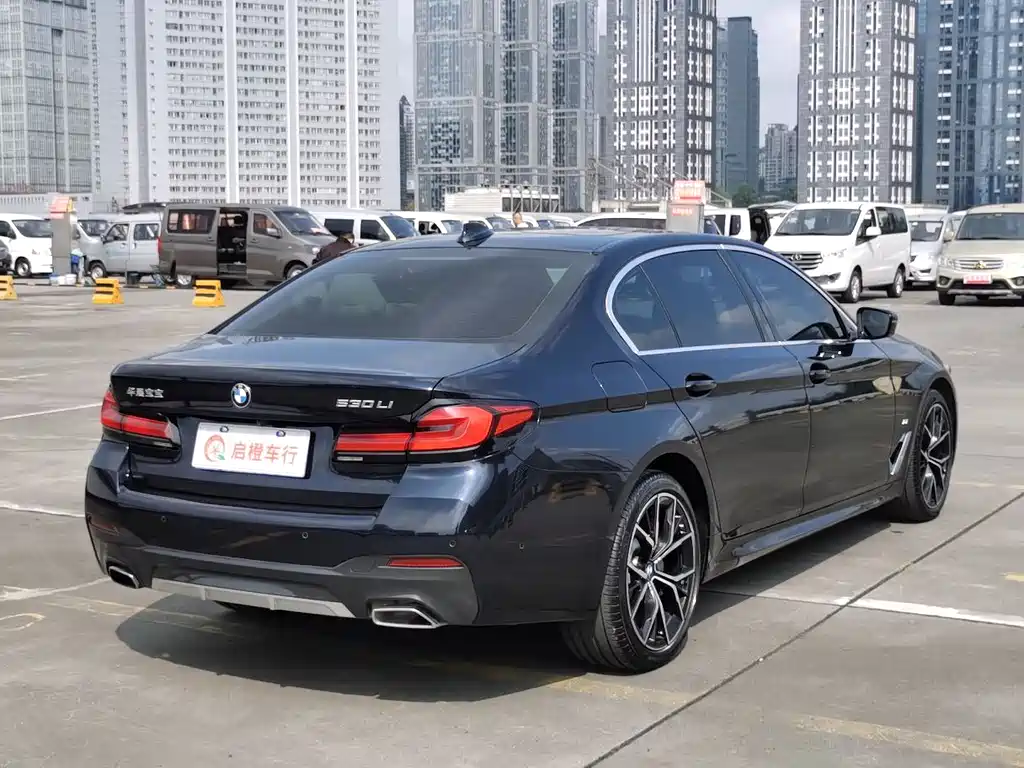 BMW 5 Series 2022 — фото 16