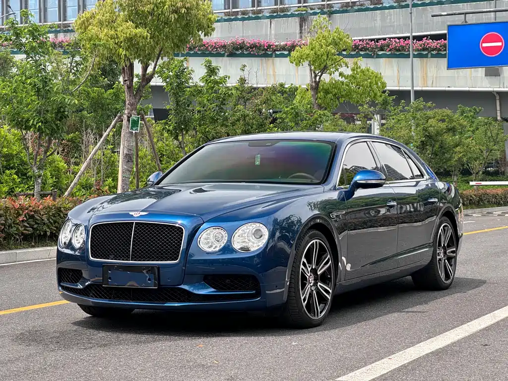 Bentley Flying Spur 2018 — фото 1
