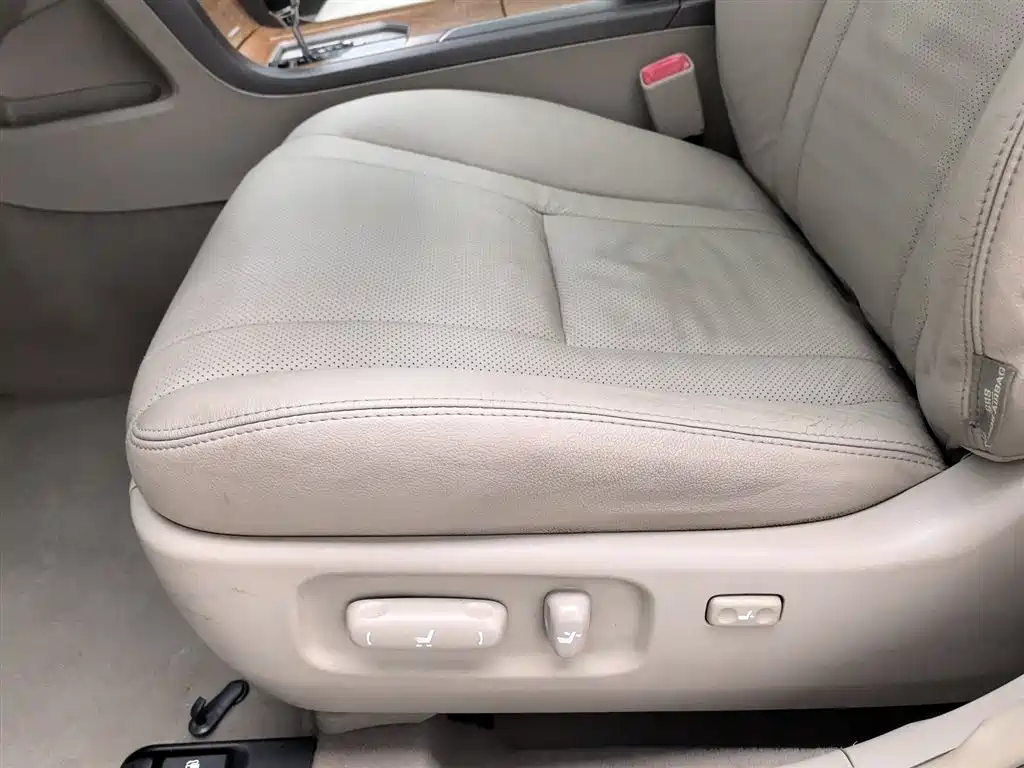 Toyota Camry 2010 — фото 20