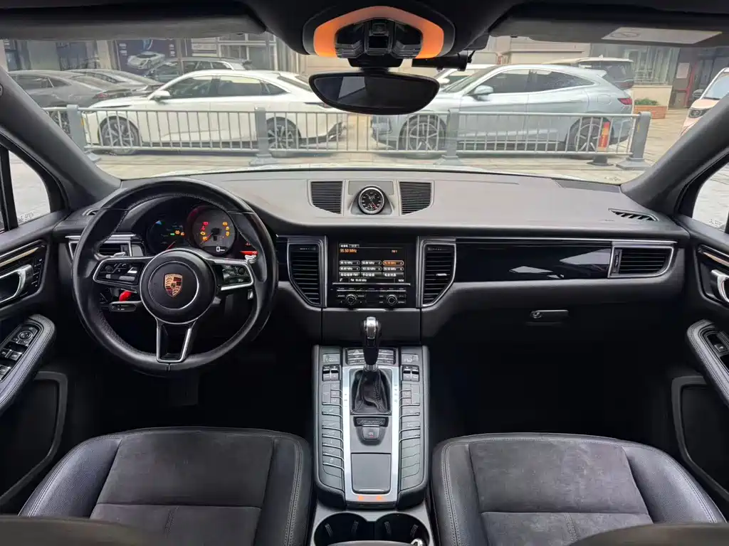 Porsche Macan 2015 — фото 8