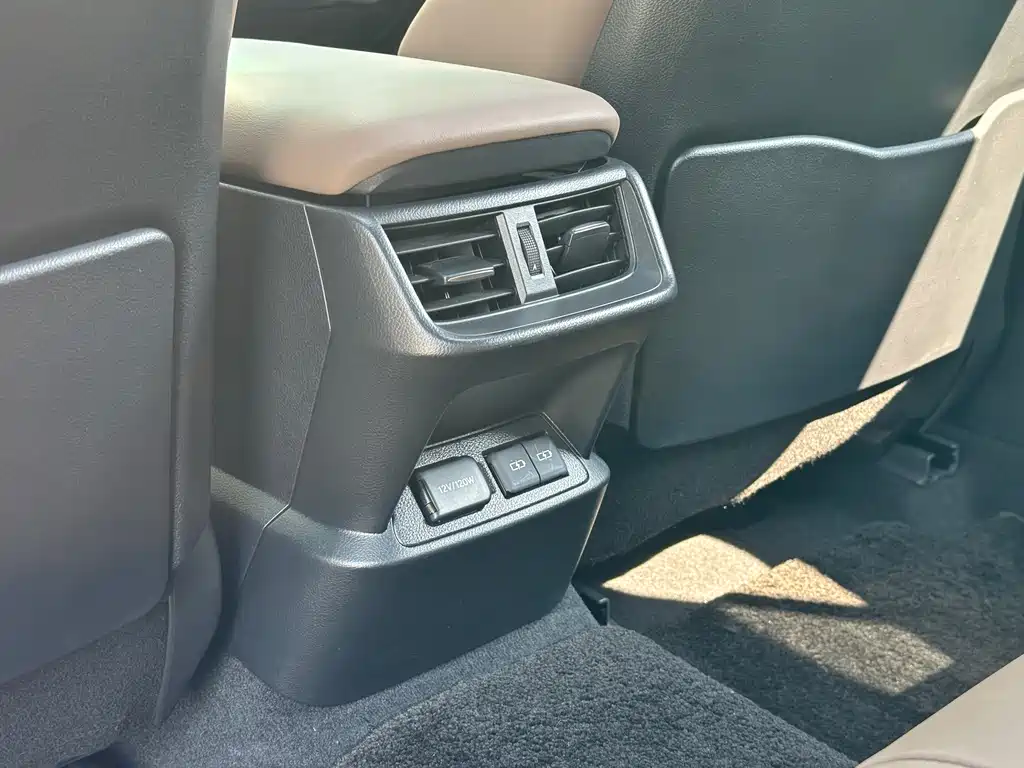 Lexus ES 2023 — фото 14