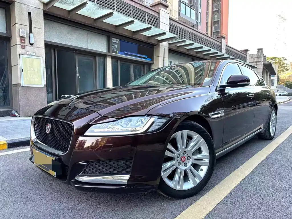Jaguar XFL 2018 — фото 1