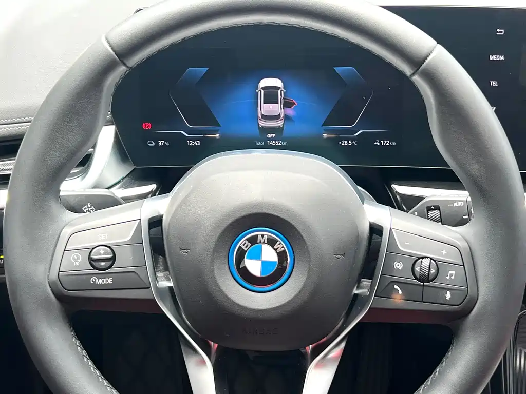 BMW iX1 2024 — фото 11