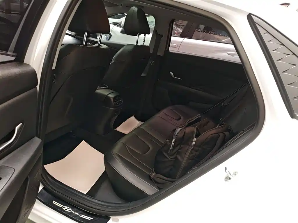 Hyundai Elantra 2024 — фото 14