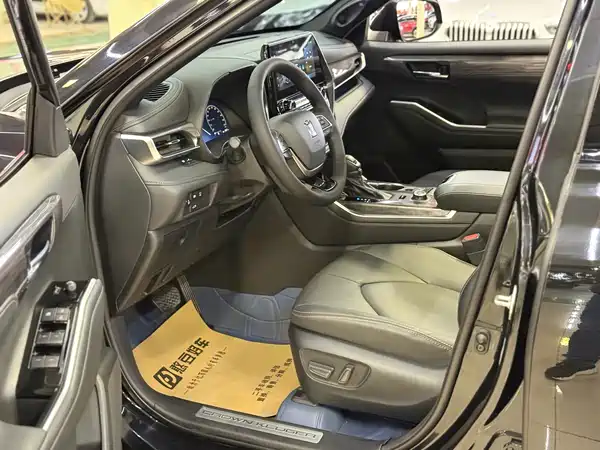 Toyota Crown Kluger 2024