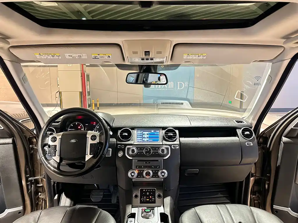 Land Rover Discovery 2013 — фото 12
