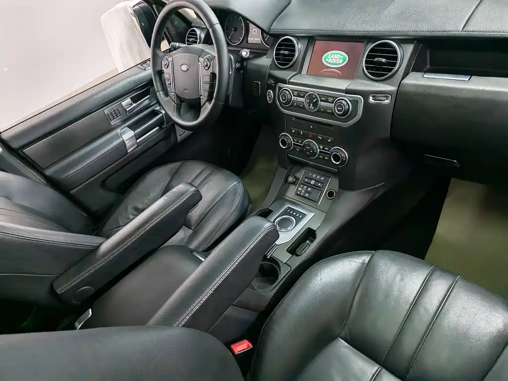 Land Rover Discovery 2016 — фото 14