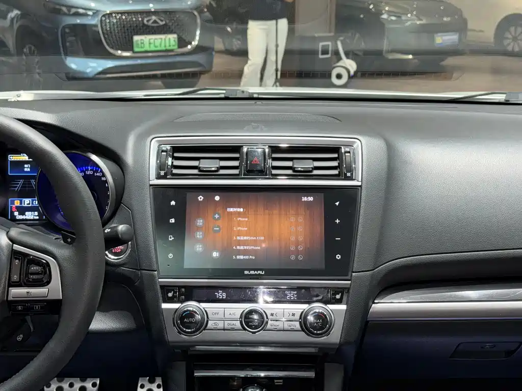 Subaru Legacy 2018 — фото 14