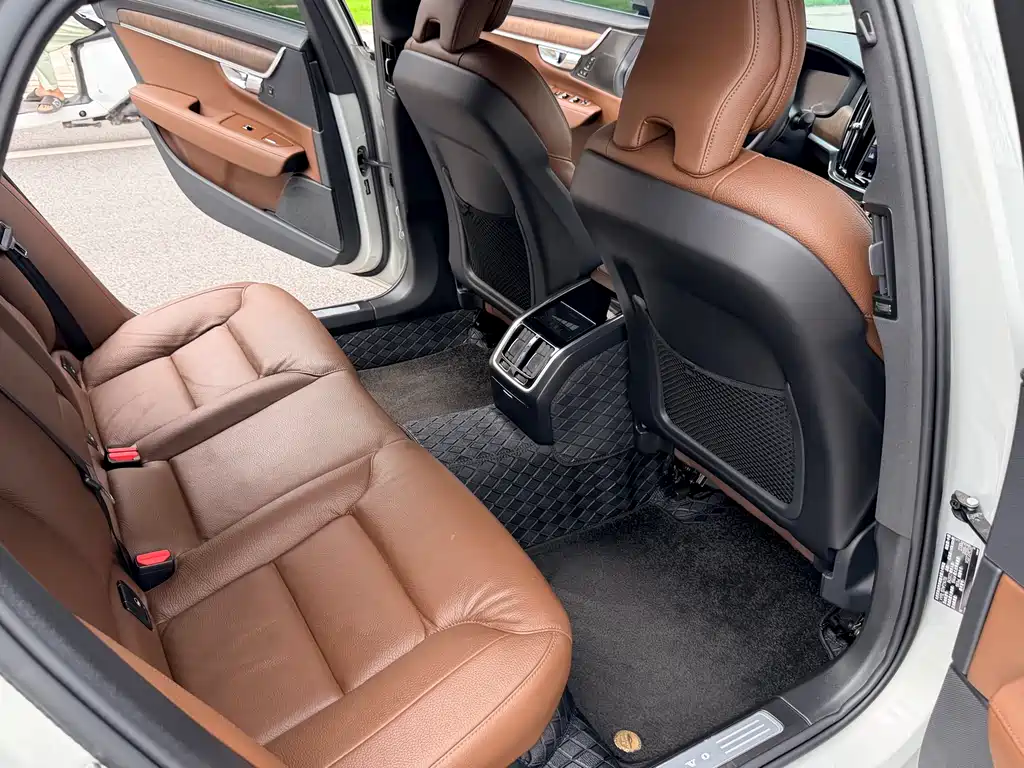 Volvo S90 2021 — фото 10