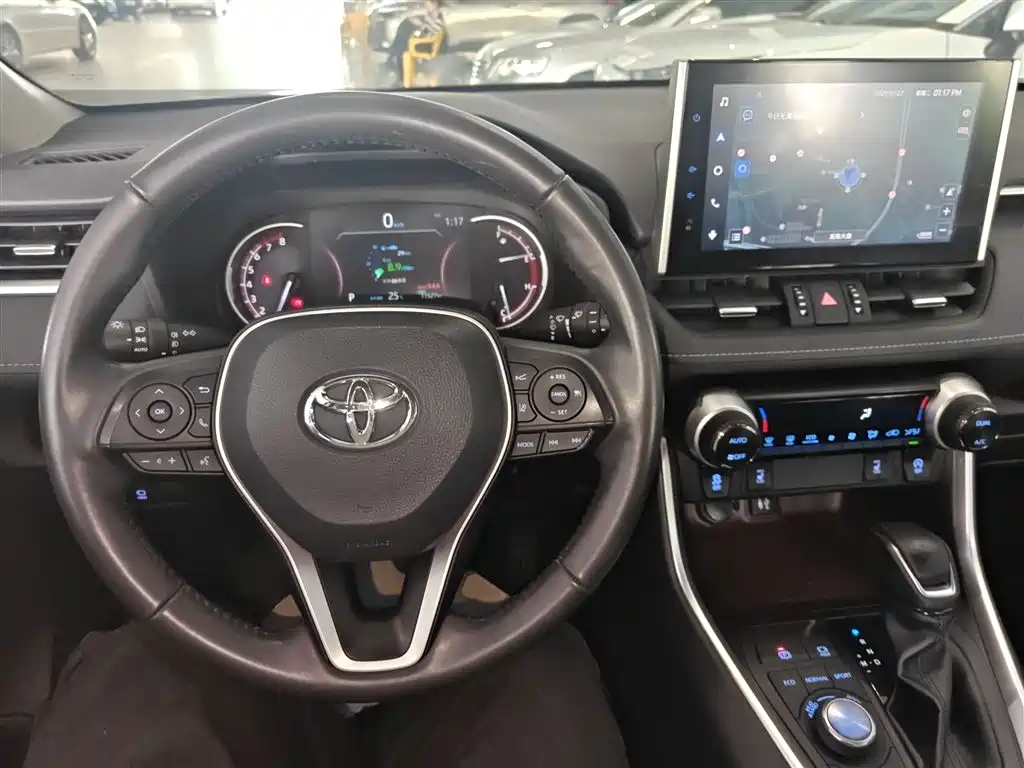 Toyota RAV4 2022 — фото 10