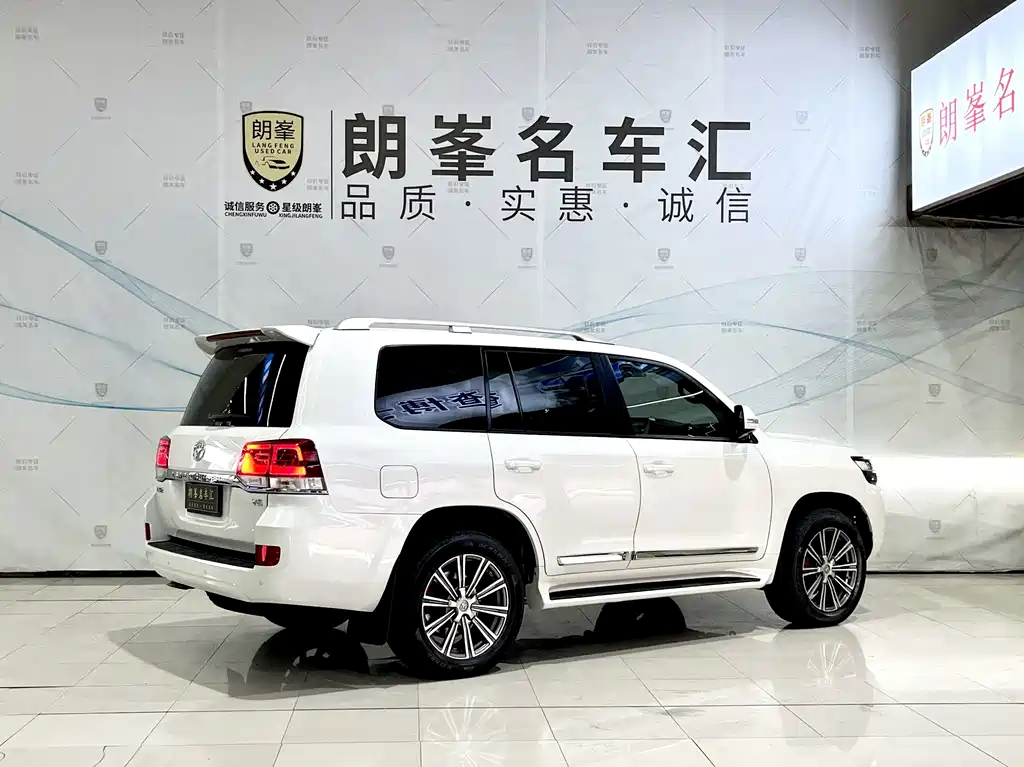 Toyota Land Cruiser 2018 — фото 4