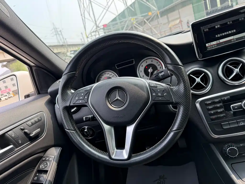 Mercedes-Benz A-Class 2015 — фото 7
