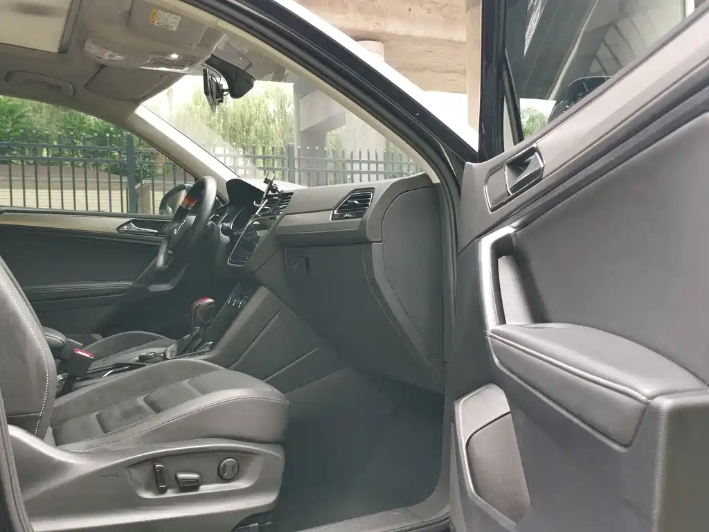 Volkswagen Tiguan L 2019 — фото 11