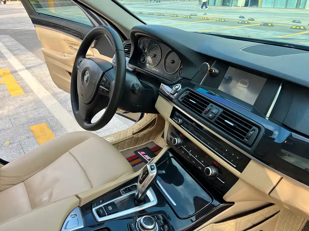 BMW 5 Series 2015 — фото 13