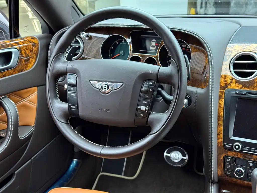 Bentley Flying Spur 2012 — фото 15
