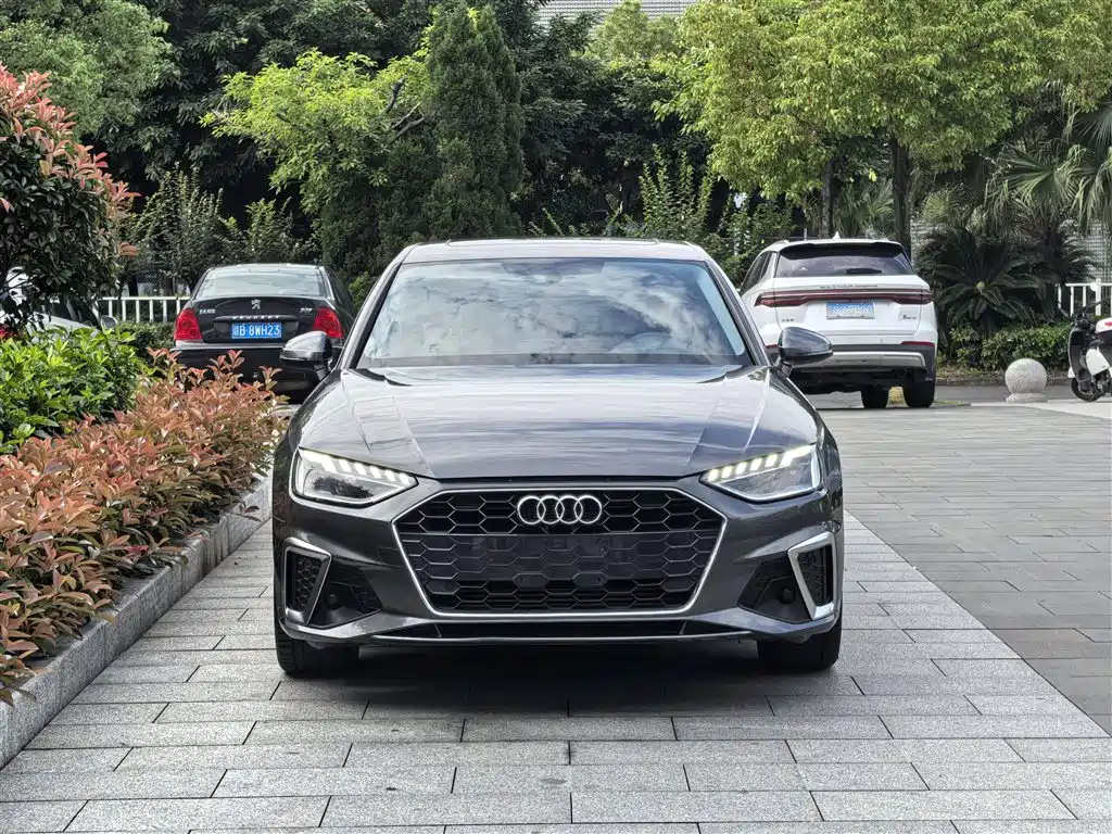 Audi A4L 2022 — фото 2