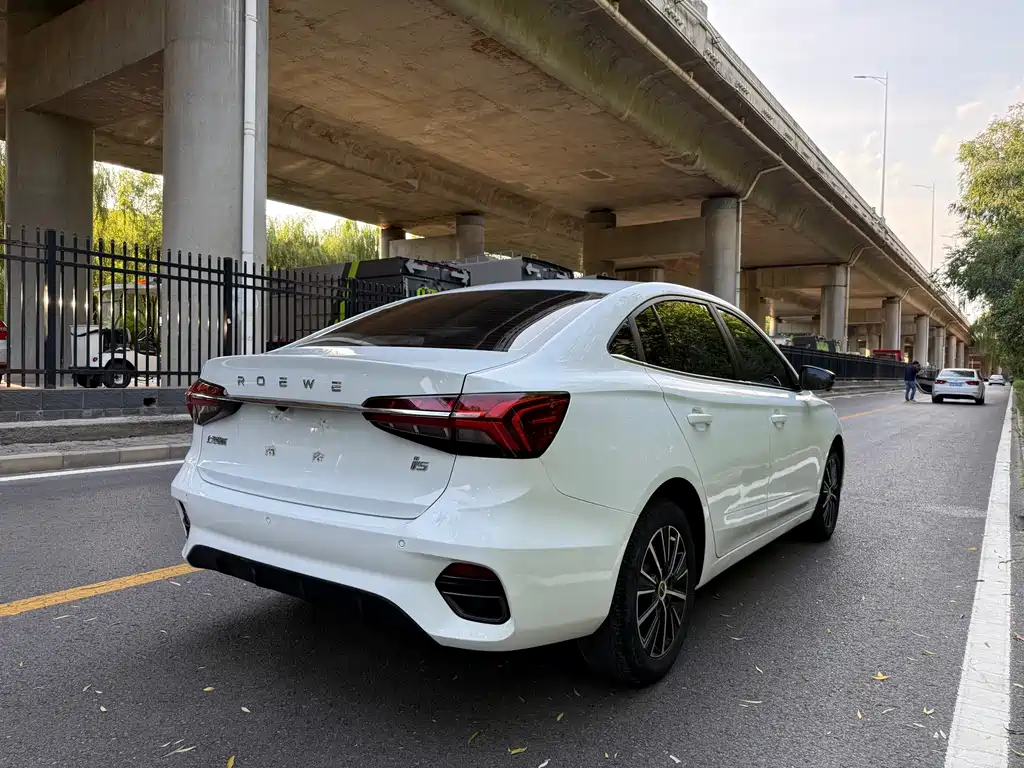 Roewe i5 2022