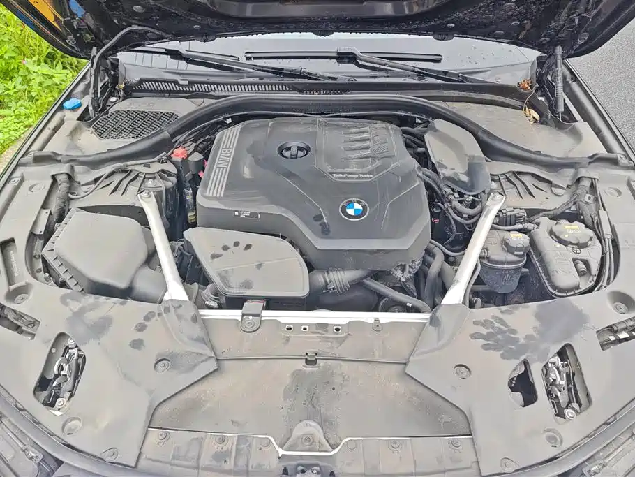 BMW 5 Series 2021 — фото 10