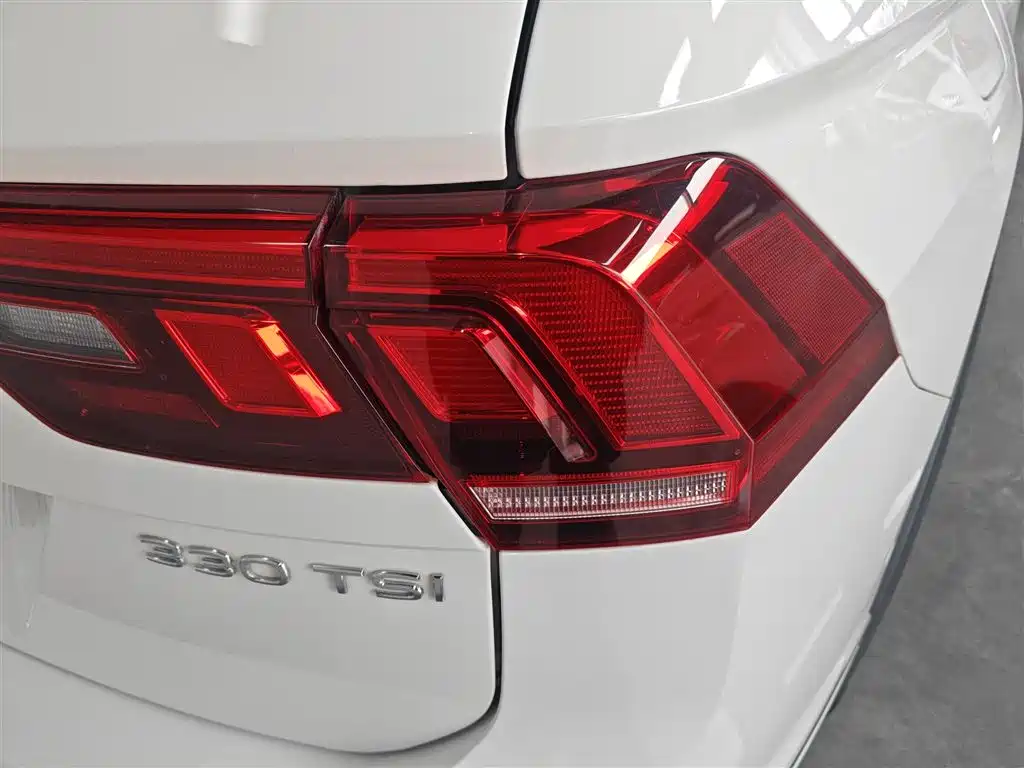 Volkswagen Tiguan L 2021 — фото 8