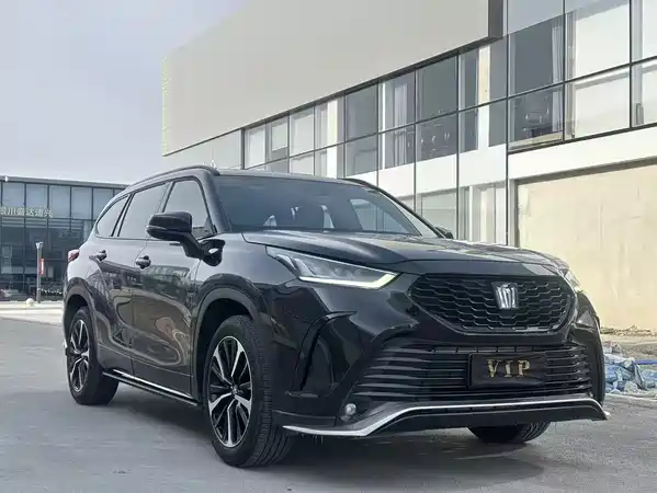 Toyota Crown Kluger 2023