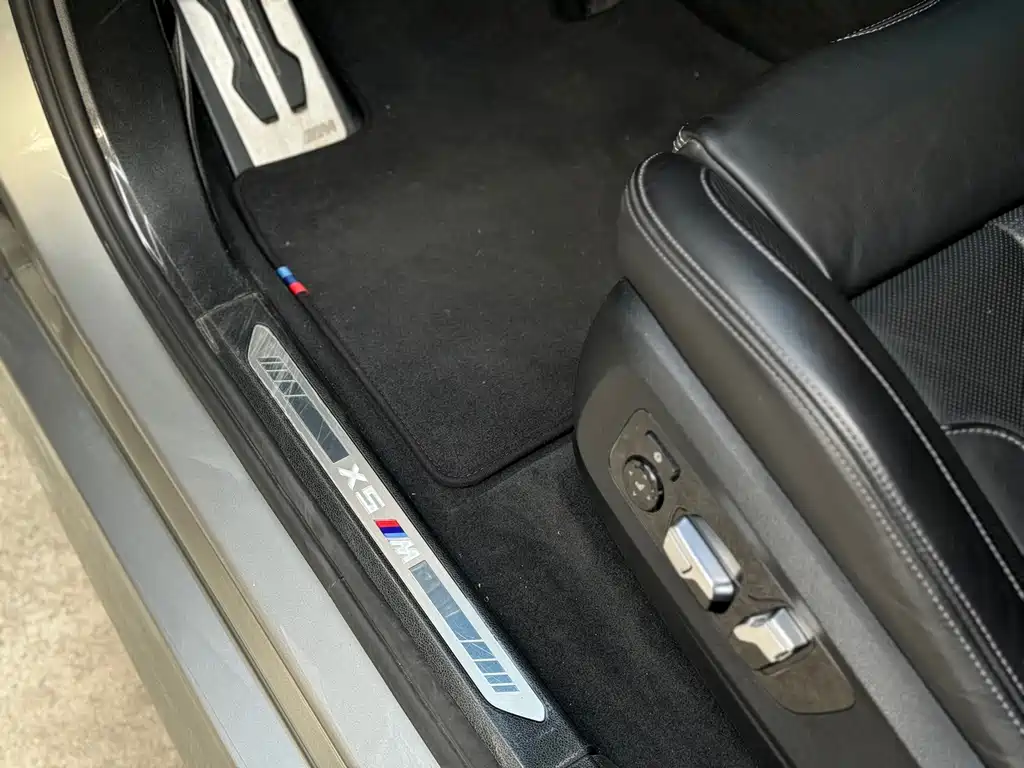 BMW X5 M 2022 — фото 9