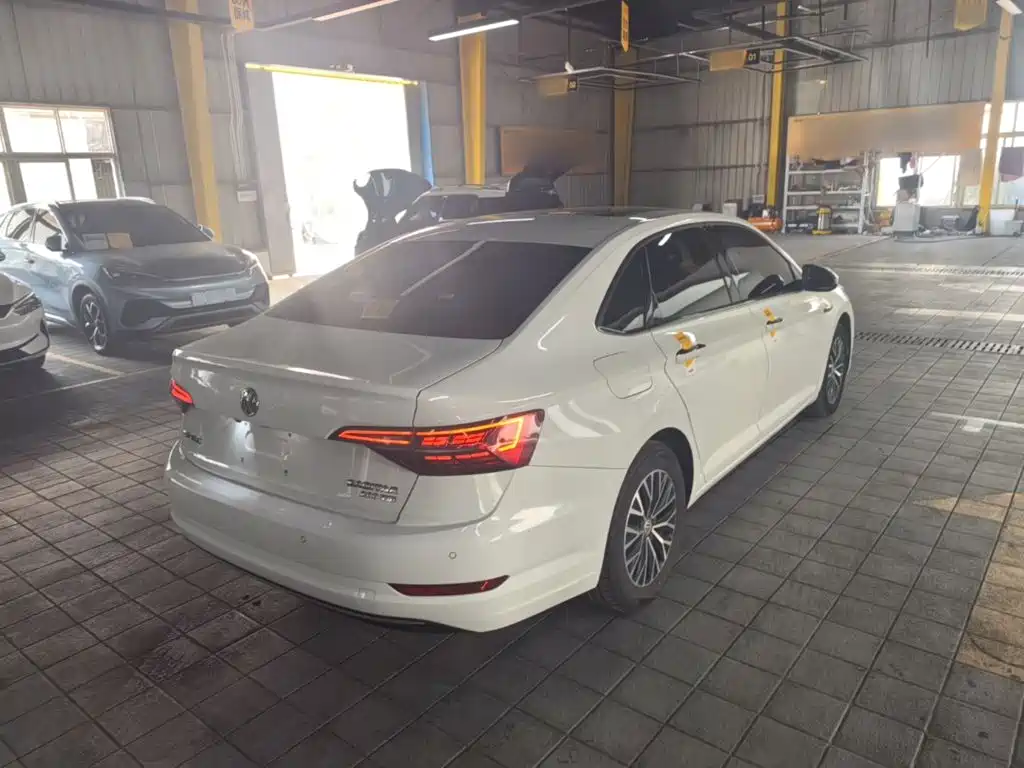 Volkswagen Sagitar 2019