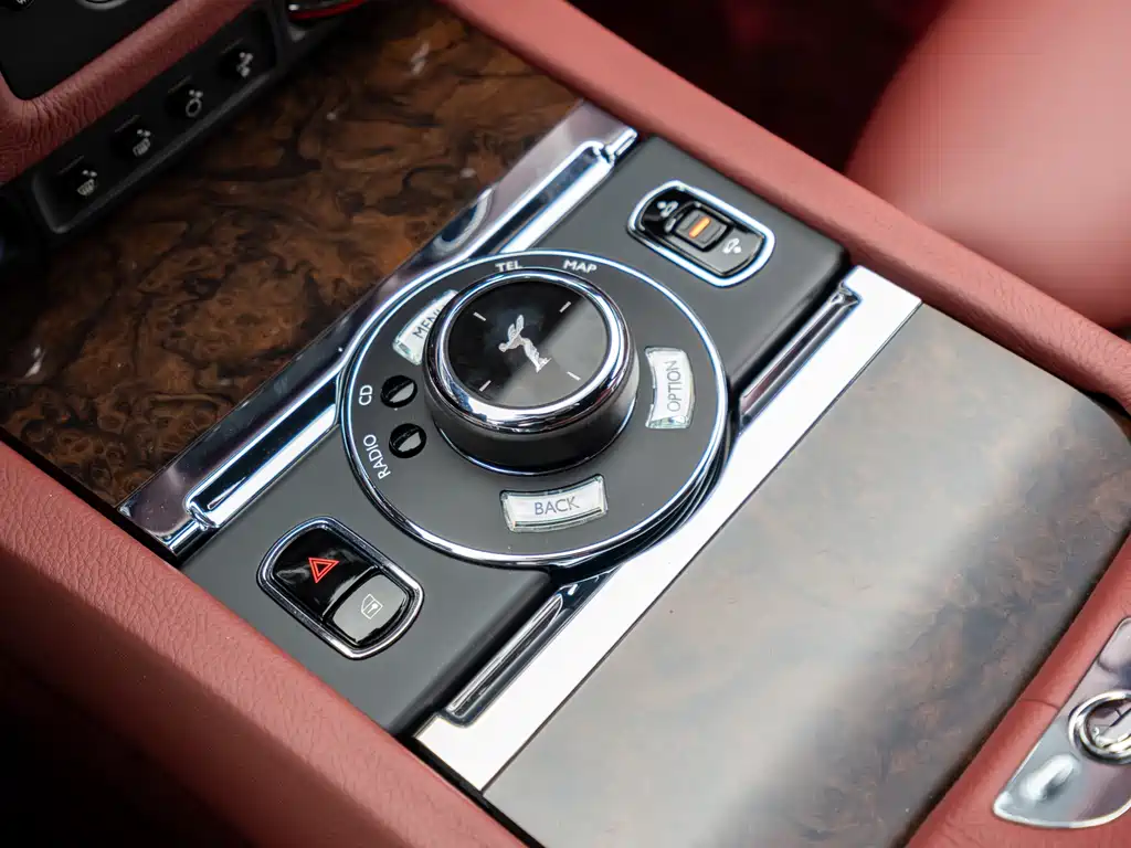 Rolls-Royce Ghost 2017 — фото 9