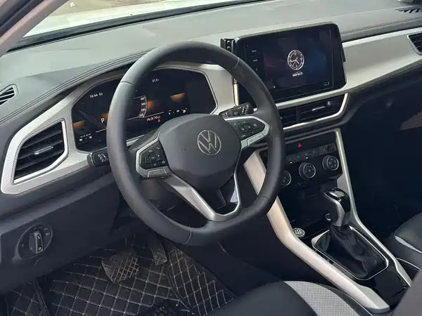 Volkswagen T-Roc 2023