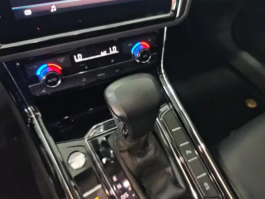 Volkswagen Phideon 2020 — фото 16