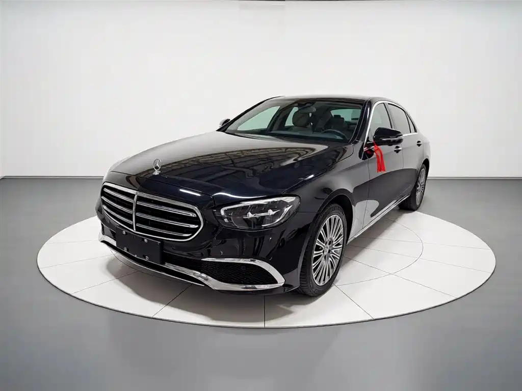 Mercedes-Benz E-Class 2023 — фото 1
