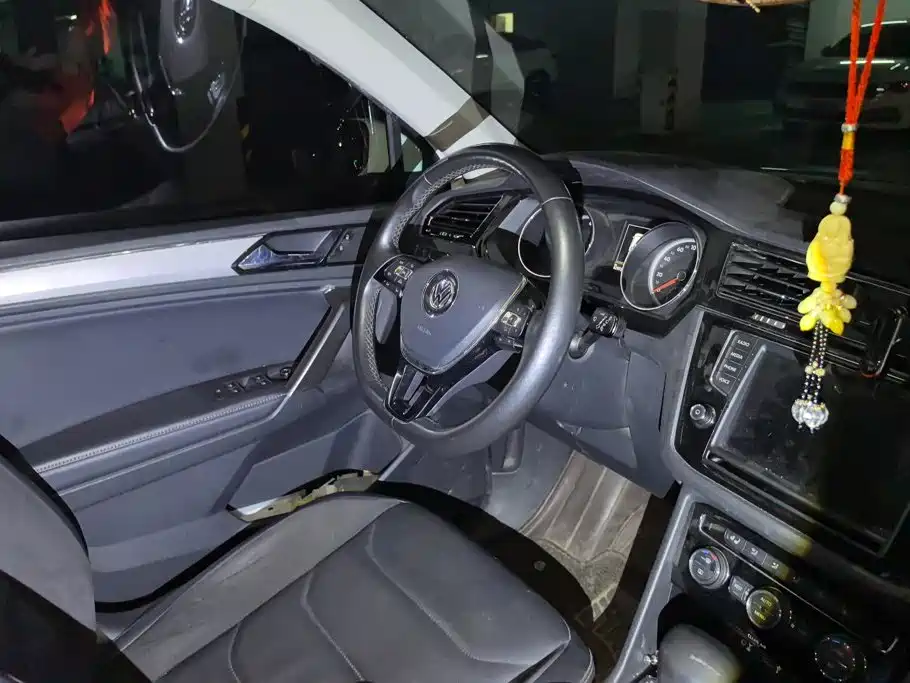 Volkswagen Tiguan L 2017 — фото 15