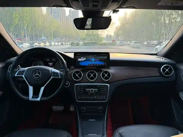 Mercedes-Benz GLA 2015