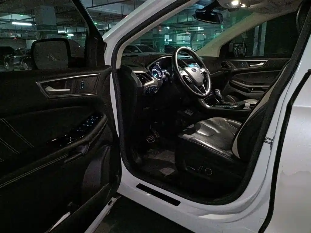 Ford Edge 2017 — фото 14