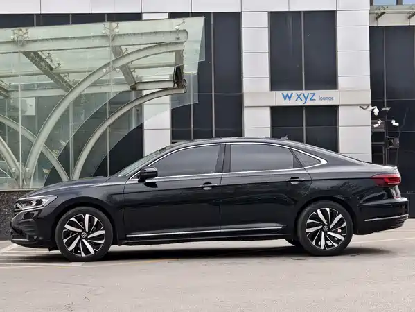 Volkswagen Passat 2025