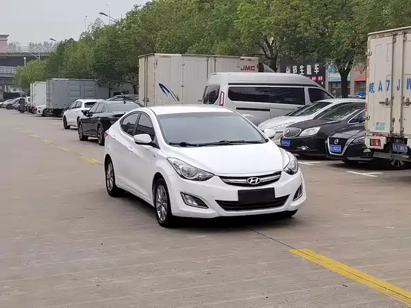Hyundai Elantra Langdong 2016