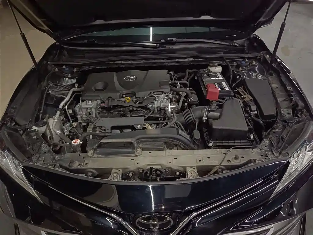 Toyota Camry 2019 — фото 16