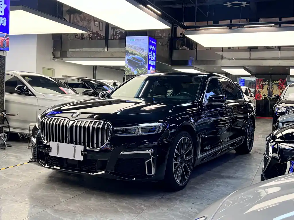 BMW 7 Series 2020 — фото 1