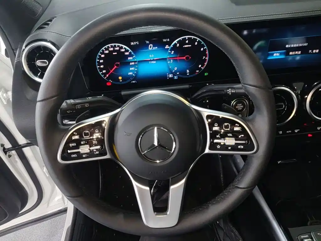 Mercedes-Benz GLA 2024 — фото 11