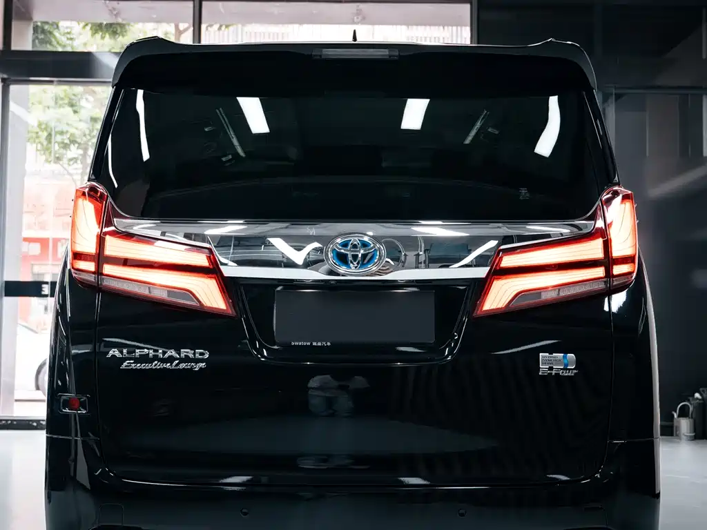 Toyota Alphard 2020 — фото 4