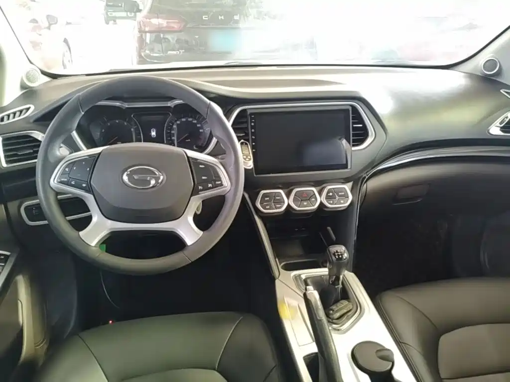 GAC Trumpchi GS4 2017 — фото 10