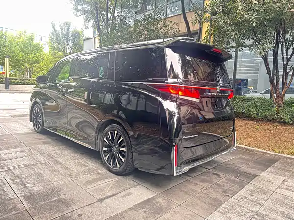 Toyota Vellfire 2023