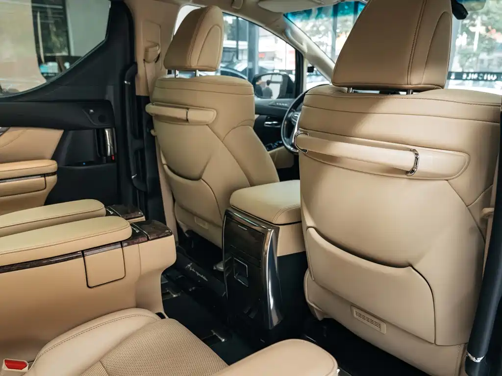 Toyota Alphard 2020 — фото 20