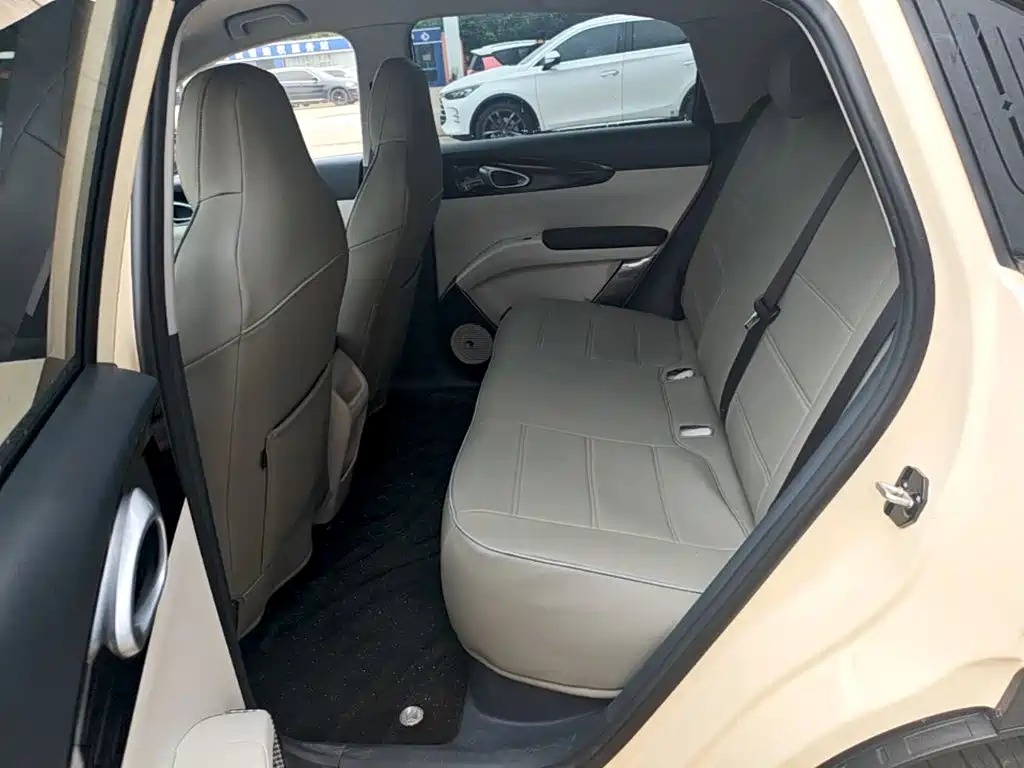 Geely Galaxy Starwish 2026 — фото 17