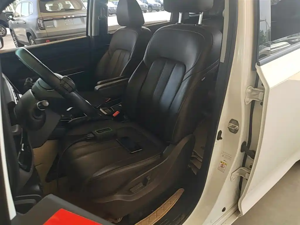 GAC Motor Trumpchi M6 2020 — фото 15